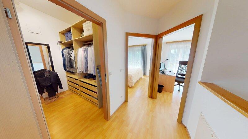 1.Stock Vorzimmer