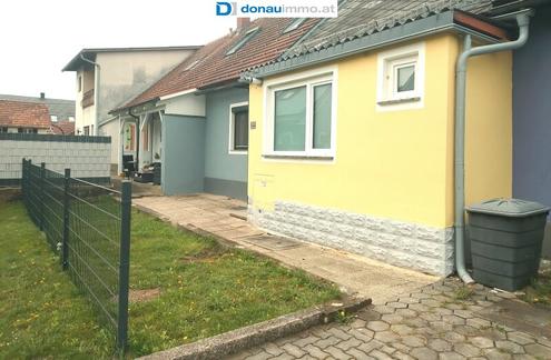 Teilsaniertes, zentrales, charmantes Reihenhaus mit kleinen Garten in P�lfing-Brunn