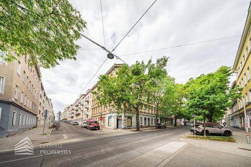 Sanierungsbed�rftiges bestandsfreies Zinshaus mit Dachgeschoss, N�he Thaliastra�e