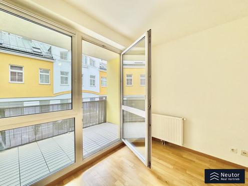 SOMMER AUF BALKONIEN | HELLE 2 ZIMMER WOHNUNG IN HERNALS