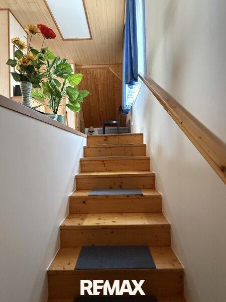 Treppe zum Obergeschoss
