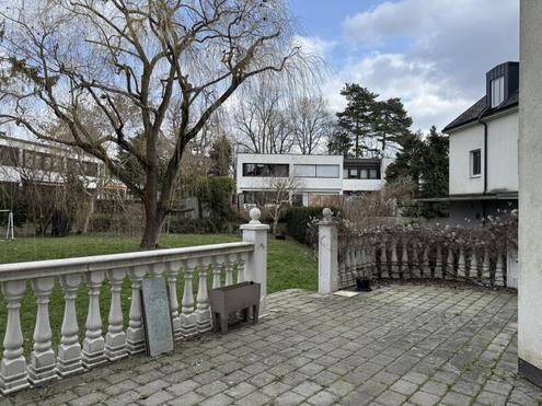 Neuwertige 4-Zi-Wohnung mit Terrasse, Kamin & Stellplatz in 1140 Wien zu mieten!