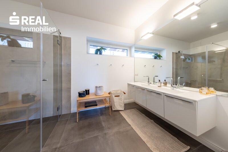 Badezimmer EG
