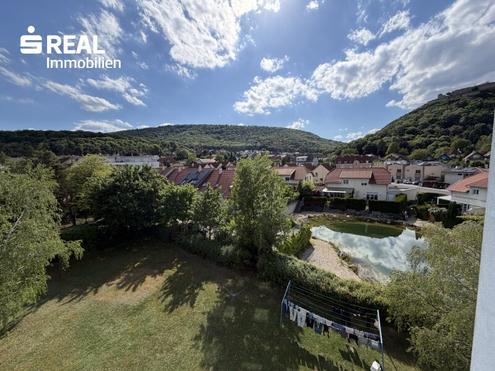 Zwei-Zimmer Wohnung mit traumhaftem Ausblick und Balkon