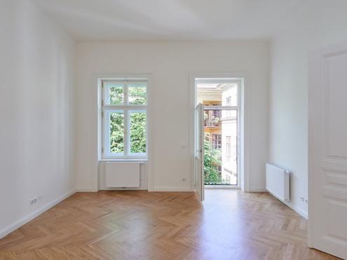Erstbezug nach Generalsanierung | Ruhiger Altbau mit Balkonoption | N�HE Votivkirche