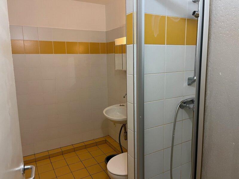 Bad mit Dusche