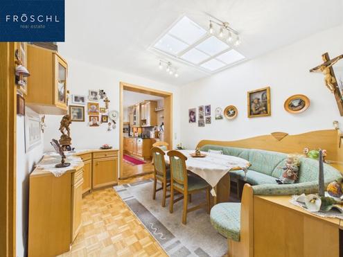 Historisches Wohnhaus mit gro�z�giger Nutzfl�che und privatem Garten im Herzen des Stadtzentrums