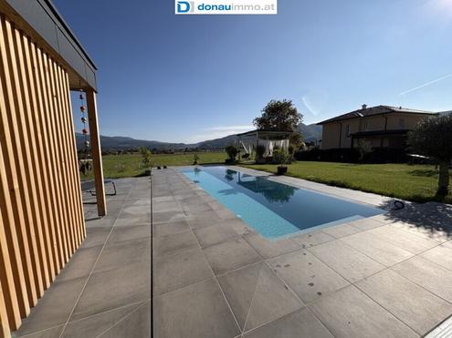 Bungalow (Doppelhaush�lfte) mit Fernblick, Pool, Wellness und Sauna Landschaft