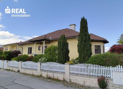 Einfamilienhaus mit liebevoll gepflegtem Garten