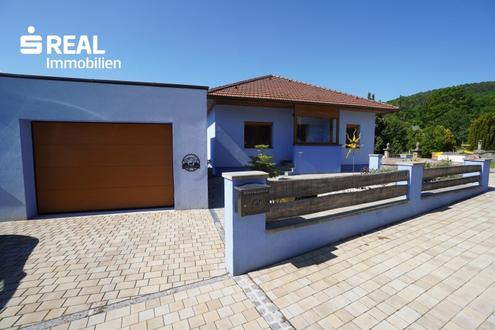 ideal für Pferde und Naturliebhaber - einladendes Einfamilienhaus mit großer Terrasse und Garage