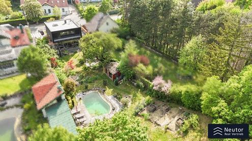 EINZIGARTIGES EINFAMILIENHAUS MIT GROSSEM GARTEN -NATURPOOL  - LUFTW�RME PUMPE - GR�NBLICK
