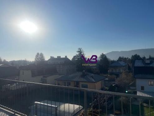 Traumhafte DG-Wohnung, Zentrumsn�he, mit Freifl�chen, Dachgarten und KFZ Stellplatz.