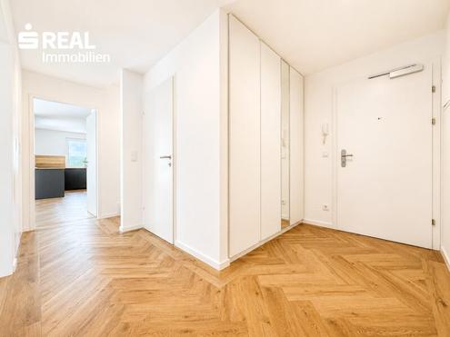 Haus-im-Haus-Gefühl: Exklusive 5 Zimmer-Maisonette mit Garten, hochwertiger Küche, tischler Einbaumöbeln und 3 Stellplätzen - provisionsfrei