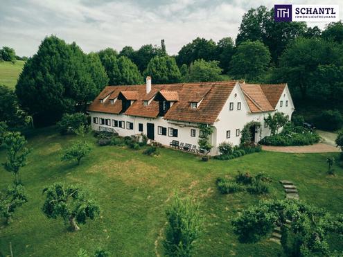 ETWAS GANZ BESONDERES - Vierkanthof mit eigenem Naturerlebnis vor der Haust�r! Bad Loipersdorf: Wo Geschichte auf luxuri�ses Landleben trifft.