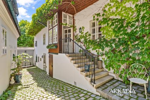 Exklusives Refugium mit Pool und Garten in absoluter Ruhelage