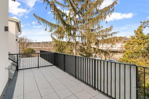 Exklusive 4 Zimmer DG-BALKON-Wohnung - Qualität auf höchstem Niveau