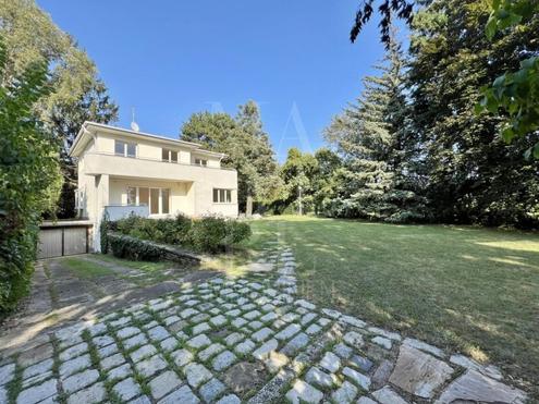 Einfamilienhaus mit �ber 1000 m� Eigengarten inmitten der Weinberge