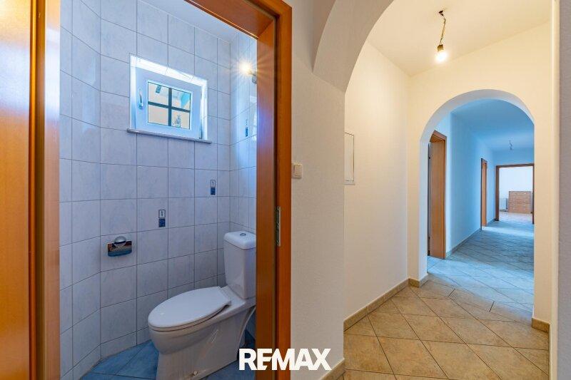 Wohnung 1: Toilette