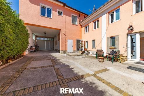 Investmentchance: Gesch�ftslokal und Wohnungen in Top-Lage in Ziersdorf!