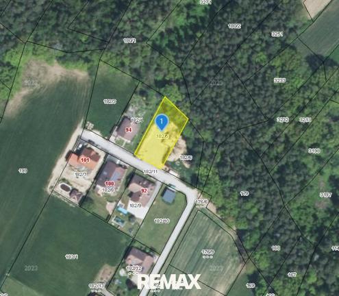 Baugrundst�ck mit Bodenplatte, Baubewilligung und Einreichplan f�r Einfamilienhaus, Garage und PKW Stellplatz