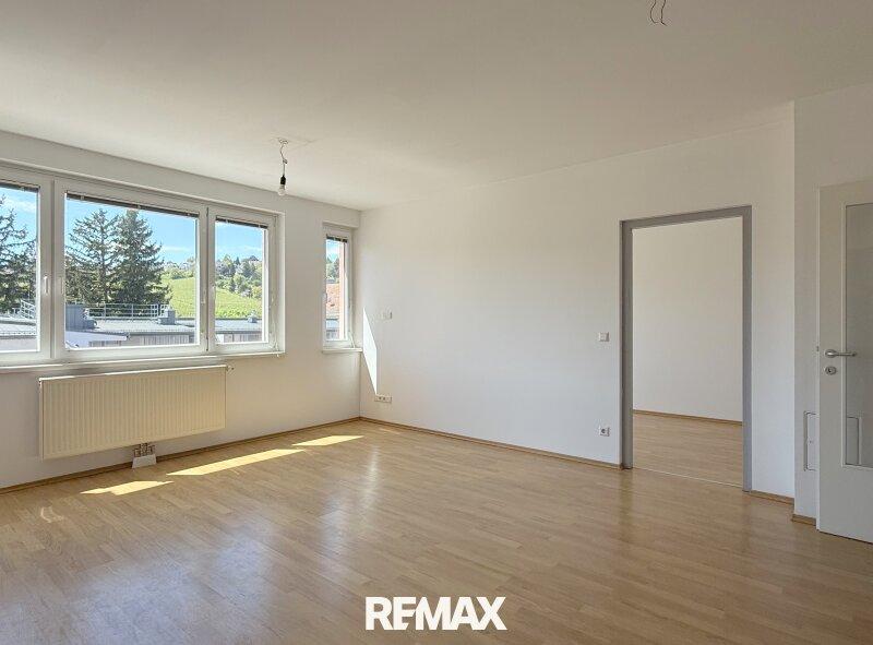 Wohnzimmer zu Zimmer 1