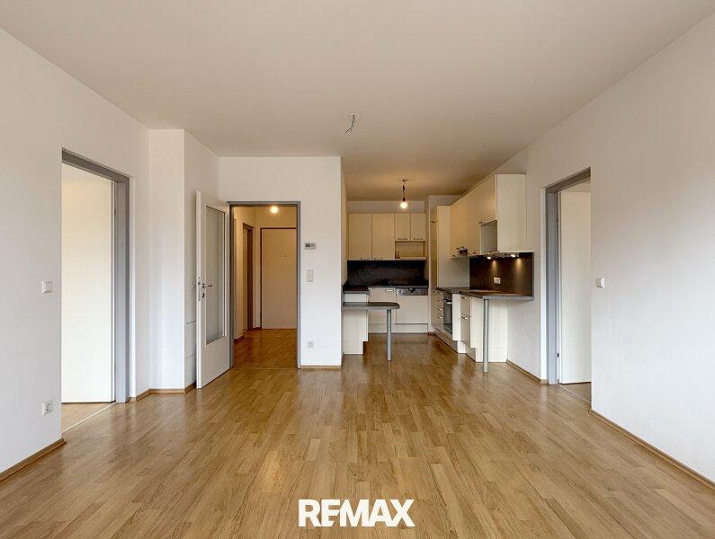 Wohnzimmer mit offener K�che