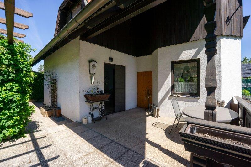�berdachte Terrasse