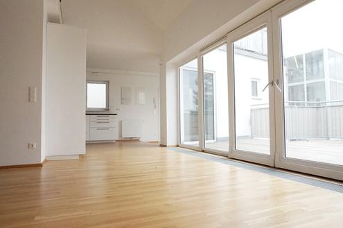 Schicke Dachwohnung mit 2 Terrassen und Traumausblick N�he Moritzgasse!