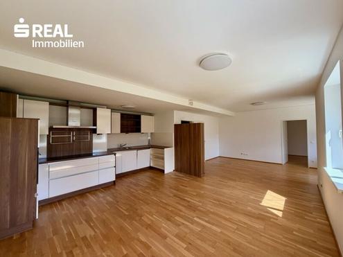 Charmante 4-Zimmer Wohnung mit 140 m² Garten in Leesdorf