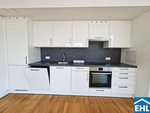 Traumhafte Dachgeschosswohnung mit gro�z�giger Freifl�che!