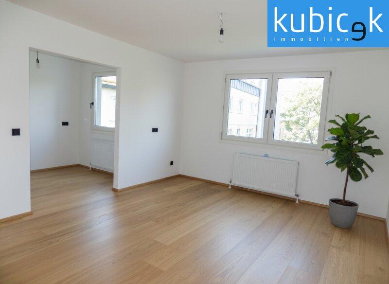 Wohn-/Schlafbereich mit Blick in die K�che