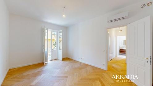 Altbau I Etagenwohnung I Cottagelage