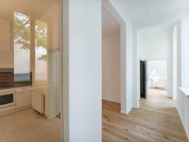 Vorraum mit Blick in die separate K�che und ins Schlafzimmer