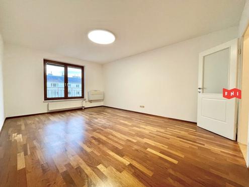 Lainzer Platzl in Hietzing: Helle, ruhige, renovierte 3-Zimmer Neubau-Wohnung (BJ 1992) mit Gr�nblick und Garage