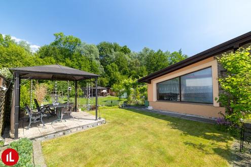 Bungalow mit traumhafter Gr�noase, Werkstatt und Wellnessbereich - Wohnen, Entspannen und Genie�en in bester Gr�nruhelage!