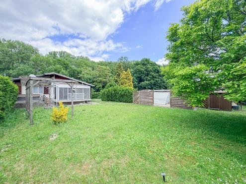 Ferienhaus mit gro�em Garten & Pool, nahe Aupark