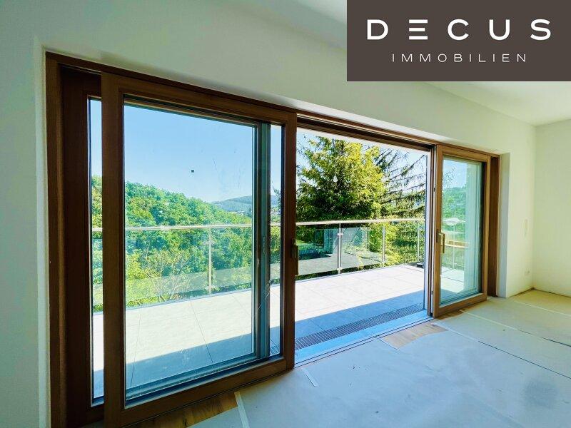 DECUS