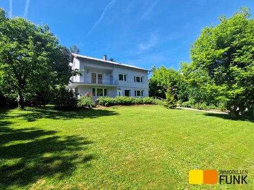 Gro�z�giges Haus mit Traumgarten