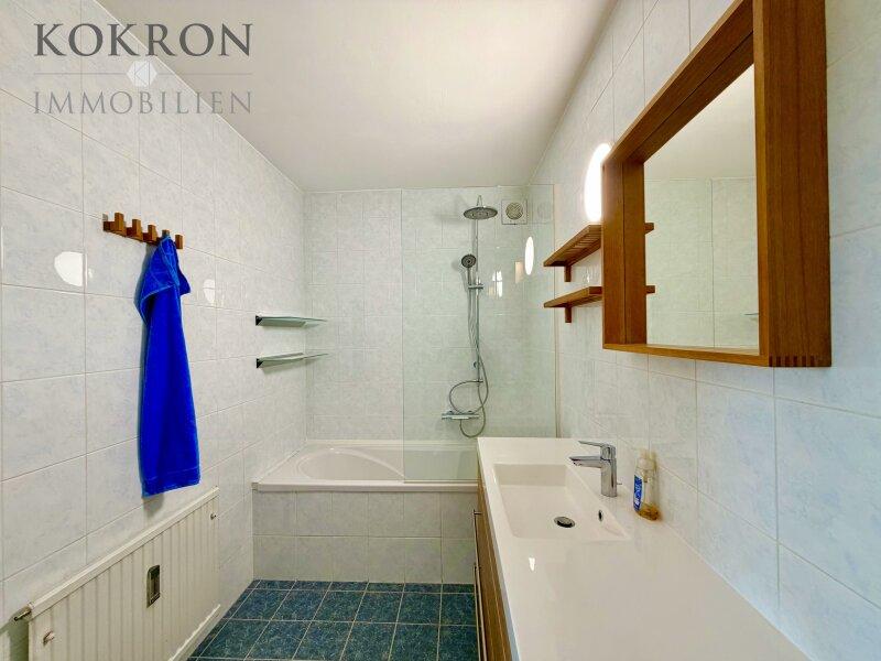 Modernes Badezimmer
