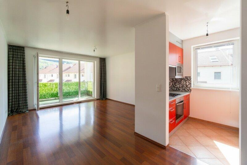 Wohnzimmer und K�chennische