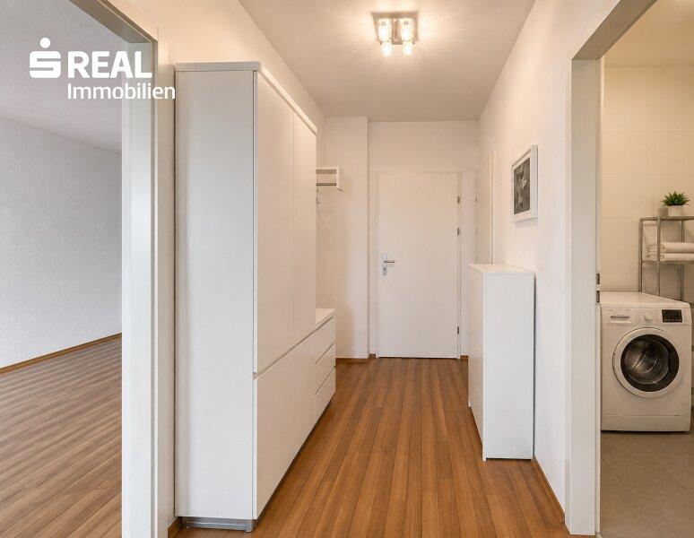 Vorzimmer mit Garderobe