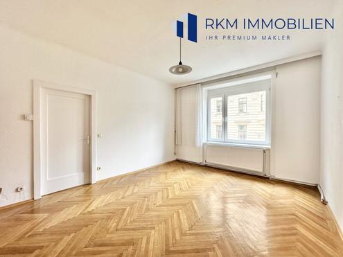 Wohnkomfort in zentraler Lage: Helle 2-Zimmer-Wohnung mit Loggia