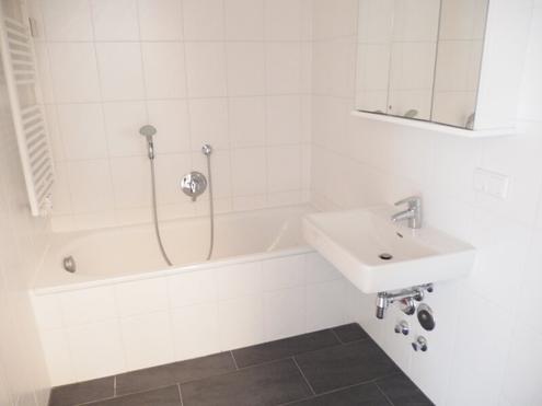 Hervorragend geschnittene 2-Zimmer-Wohnung mit Balkon Richtung Innenhof + Garagenstellplatz | Besichtigung am 15.06.26 (Anmeldung notwendig)