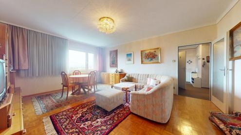 84 m� Wohnung mit Loggia & Fernblick | Sanierungsbed�rftig | Fassade bereits erneuert