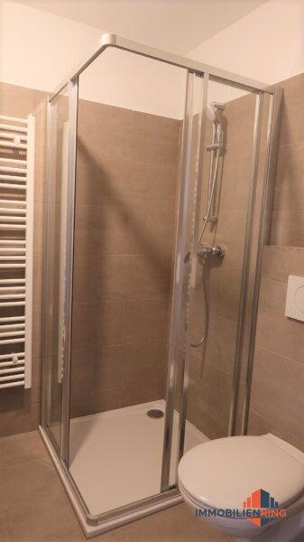 Bad mit Dusche