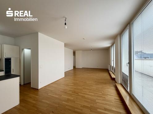 repräsentative Dachgeschoßwohnung mit ca. 122 m² Wfl. nahe Bahnhof