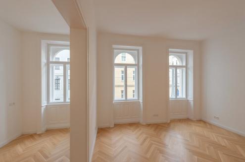 ++NEU++ Au�ergew�hnlich generalsanierte 4 Zimmer Altbauwohnung - hofseitiger Balkon