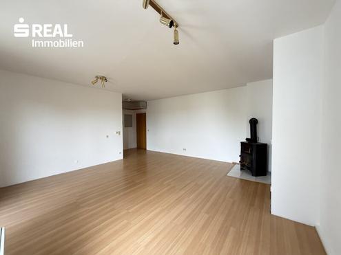 Top Lage - 4-Zimmer-Wohnung mit Loggia, Klimaanlage und Schwedenofen - unmittelbar beim Schulzentrum, Bahnhof und Stadtzentrum!