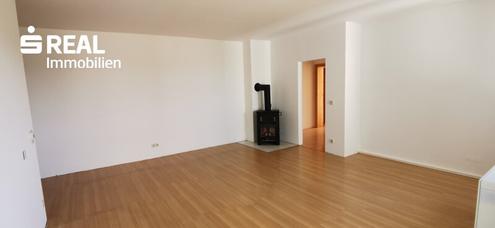 Top Lage - 4-Zimmer-Wohnung mit Loggia, Klimaanlage und Schwedenofen - unmittelbar beim Schulzentrum, Bahnhof und Stadtzentrum!