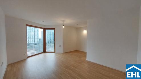 Sonnwendviertel: 1-Zimmer-Wohnung mit Balkon in der 13. Etage!